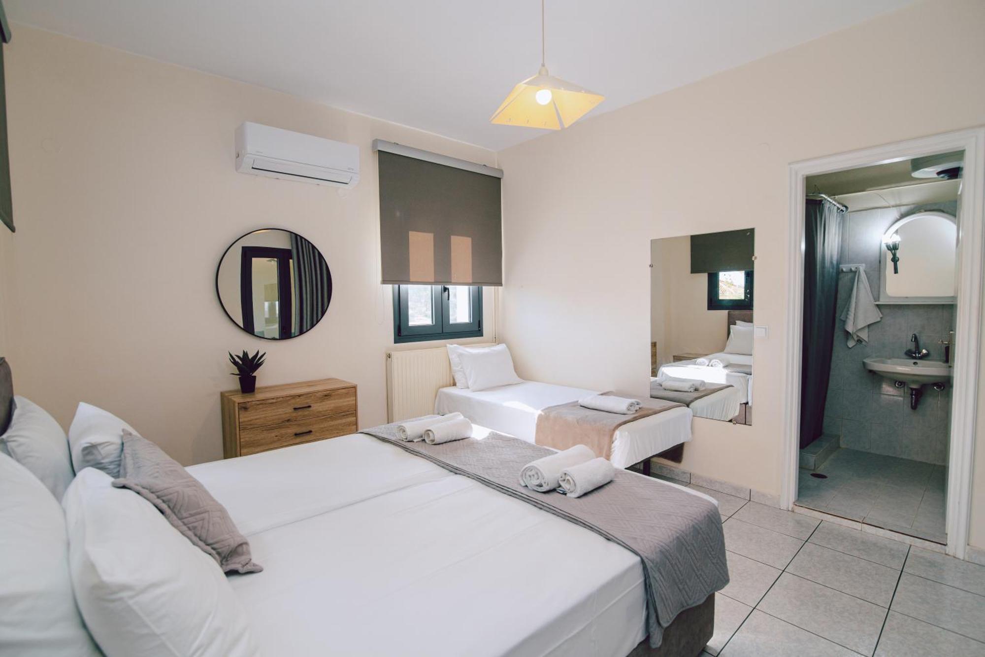 Andromahi Apartments Laganas Bagian luar foto
