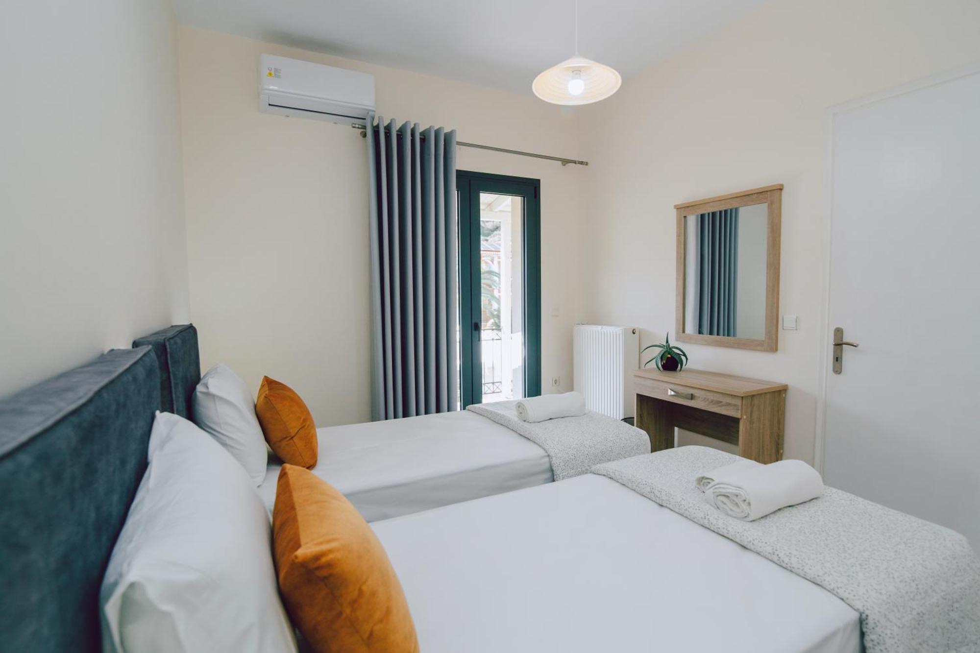 Andromahi Apartments Laganas Bagian luar foto