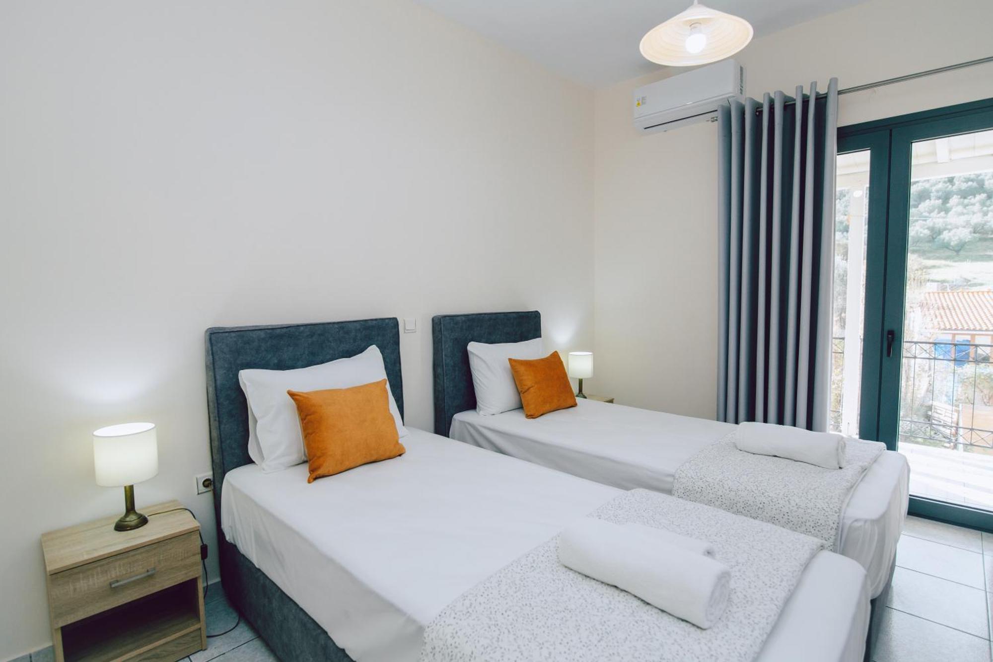 Andromahi Apartments Laganas Bagian luar foto
