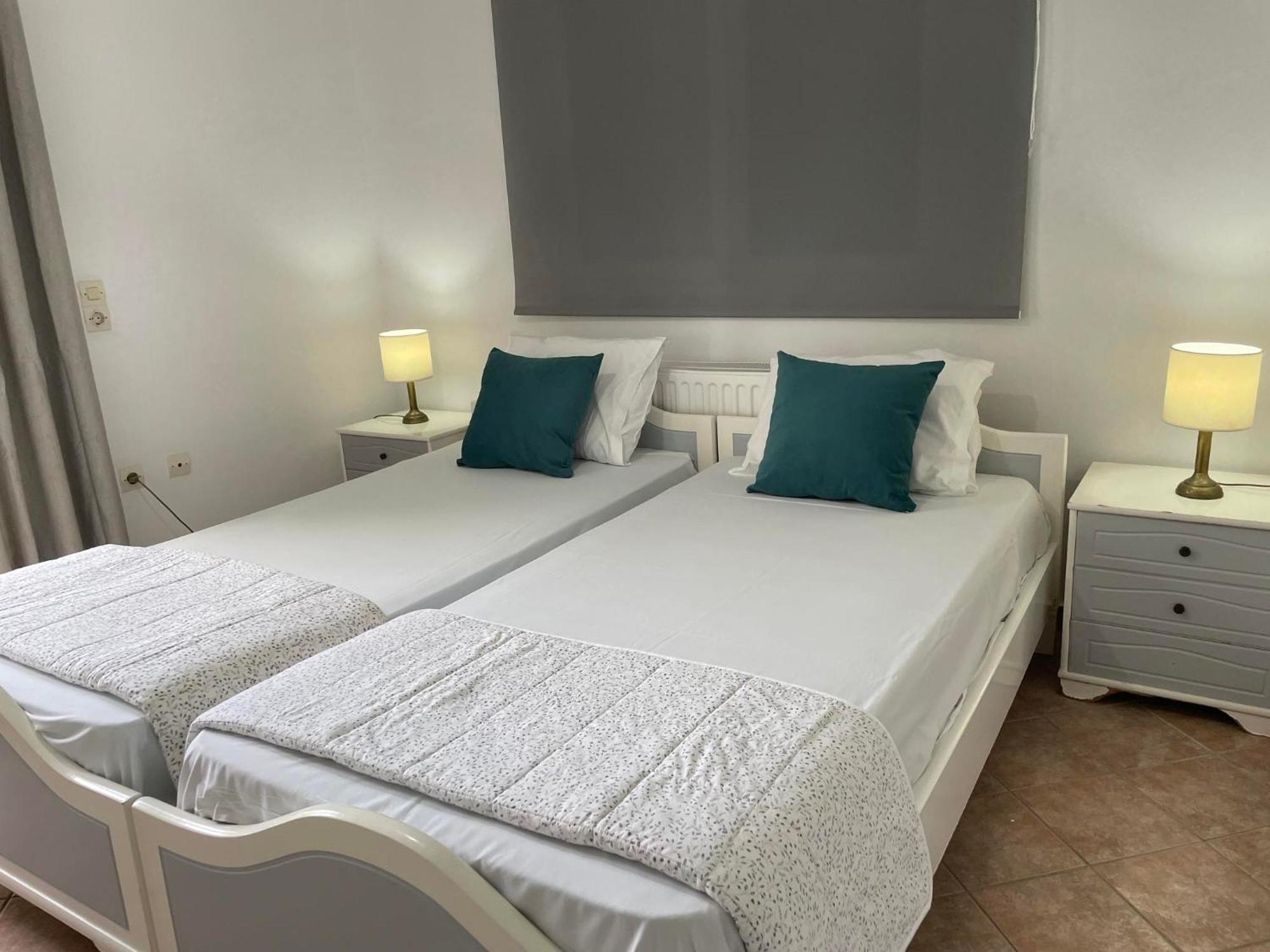 Andromahi Apartments Laganas Bagian luar foto